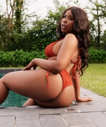 Мои услуги - настоящий искусный эротический массаж, горячий стриптиз, игры в ролевые сценарии и многое другое. Со мной ты почувствуешь настоящую страсть и нежность. Возможности? Бесконечны, даже более того. Я знаю, что тебе нужно - и буду доставлять тебе удовольствие, о котором ты даже не мечтал. Живу в Москве и готова приехать к тебе или принять тебя в моей уютной квартирке. У меня есть отличные отзывы и фото, которые подарят тебе массу приятных ощущений. Доверься мне, и ты не пожалеешь! 😉 3349, 21 год